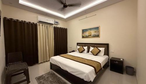 Deluxe Double Room with Balcony