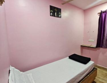 Single Room with Shared Bathroom