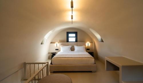 Split Level Cozy Suite with Caldera View