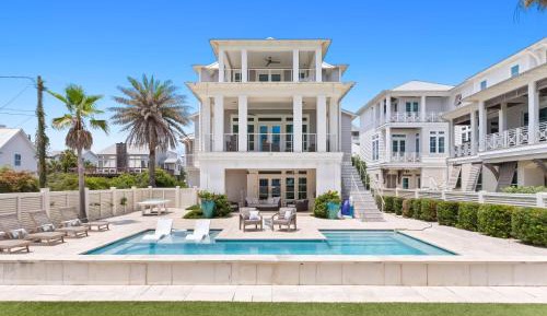 Five-Bedroom Holiday Home