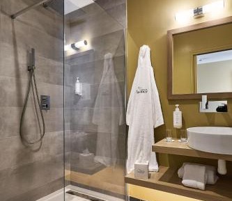 Deluxe Room with Sea View