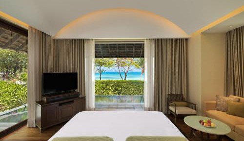 Tropical Pool One-Bedroom Villa with King Bed and Sofa Bed