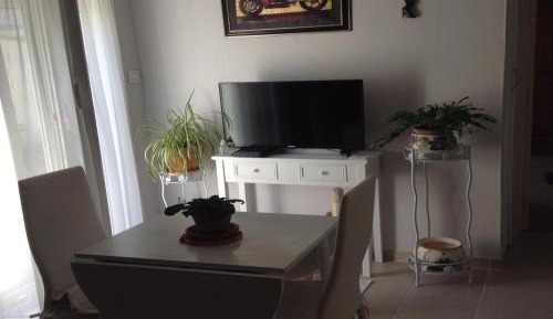 One-Bedroom Holiday Home