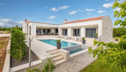 Superior Villa