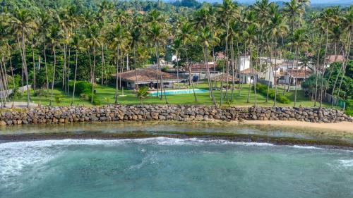 Villa - Beach Front
