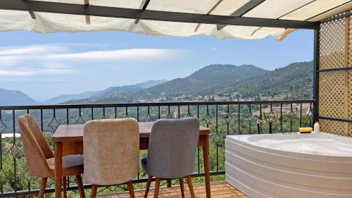 Double Room with Mountain View