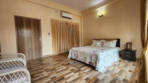 Suite with Lake View