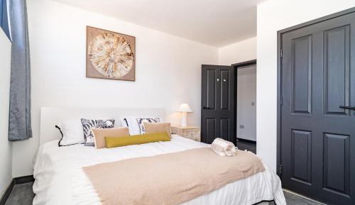 Apartment with Shower