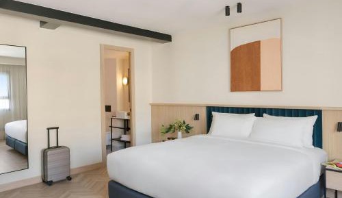 Superior Studio Apartment with King Bed