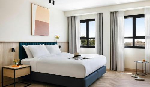Studio Apartment with King Bed