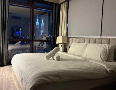 Two-Bedroom Apartment with City View
