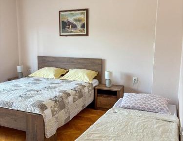 Deluxe Double Room (2 Adults + 1 Child)