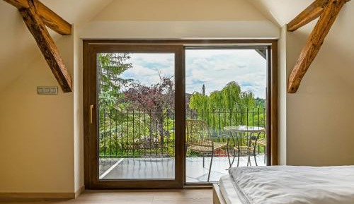 Family Room with Garden View