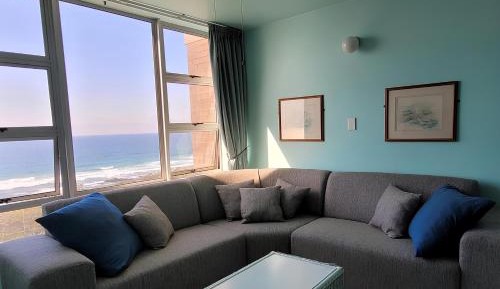 One-Bedroom Apartment with Sea View