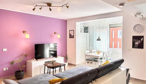 One-Bedroom Deluxe Apartment