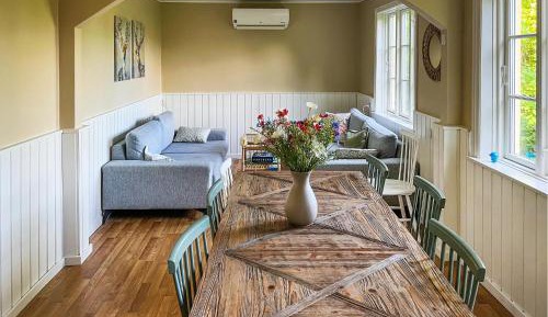 Three-Bedroom Holiday Home 