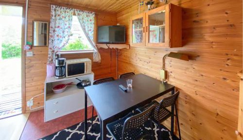 One-Bedroom Holiday Home