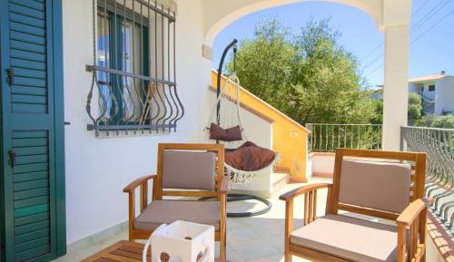 One-Bedroom Apartment with Sea View