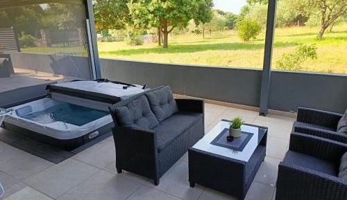 One-Bedroom Apartment with Spa Bath