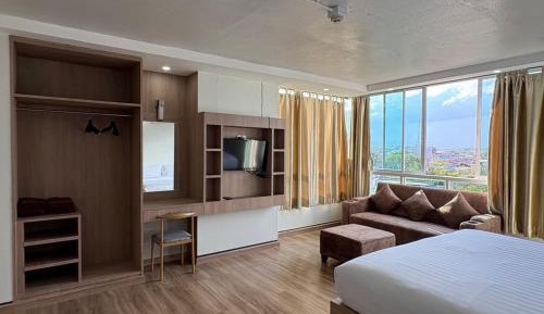 Family Room with Private Bathroom