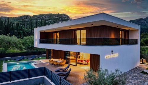 Deluxe Villa