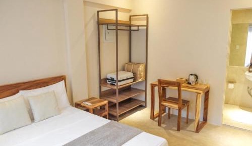 Deluxe Queen Room