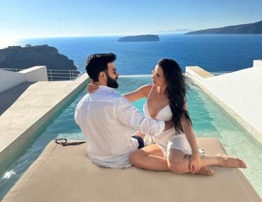 Deluxe Cliffside Suite with Private Infinity Pool & Heated Outdoor Jetted Tub - Caldera View