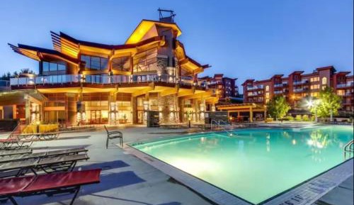 Apartment with Lake View