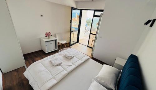 Double Room with Pool View