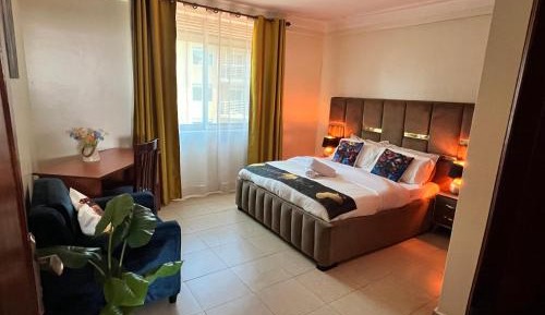 Three-Bedroom Apartment with Balcony