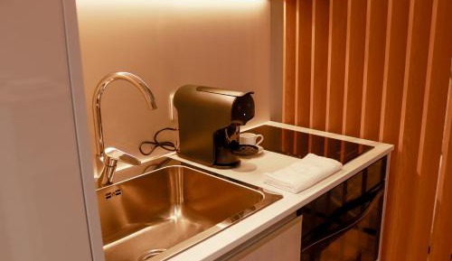 Deluxe Studio