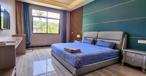 Large Double Room