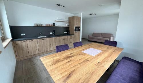 Apartment mit 2 Schlafzimmern und Balkon