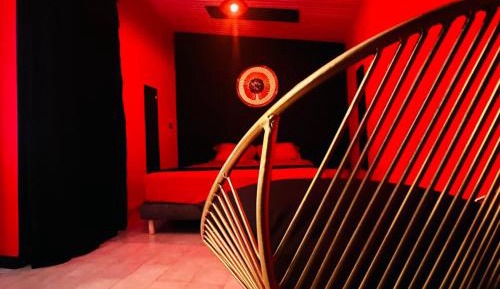 Deluxe Studio