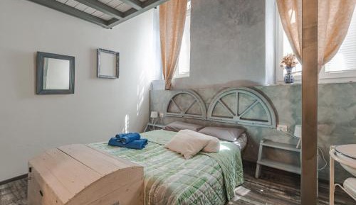 Quadruple Room with Private Bathroom