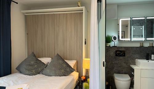 Superior One-Bedroom Apartment with Balcony