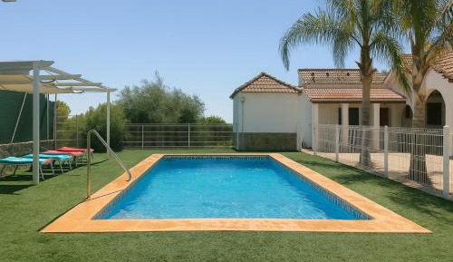 Three-Bedroom Holiday Home 