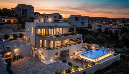 Villa with Sea View