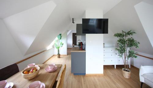 One-Bedroom Apartment with Balcony