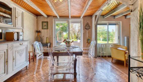 Three-Bedroom Holiday Home 