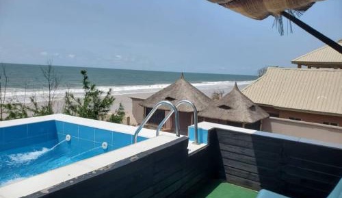 Apartment with Pool View 