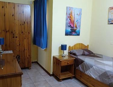 Single Room with Shared Bathroom