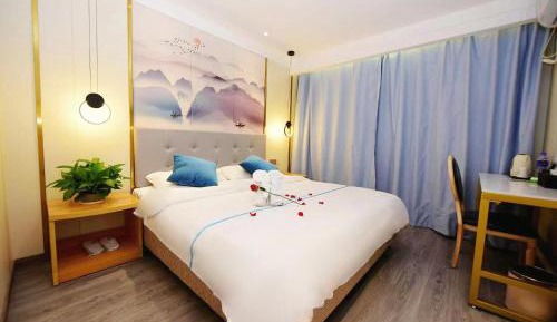 Queen Room
