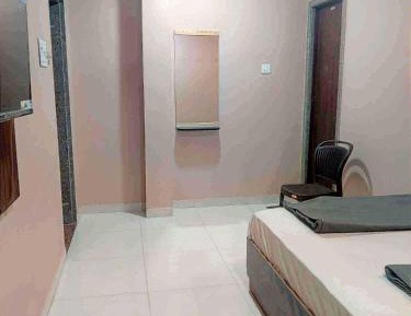 Deluxe Double Room (2 Adults + 1 Child)