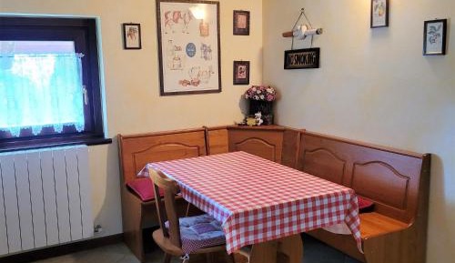 Two-Bedroom Apartment with Mountain View