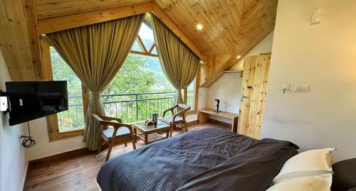 Deluxe Double Room (2 Adults + 1 Child)