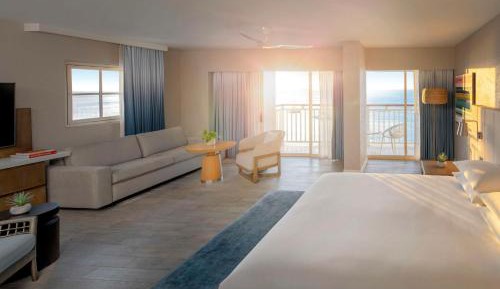 King Oceanfront Sunset Studio with Balcony