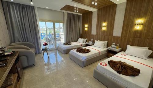Triple Room with Pool View