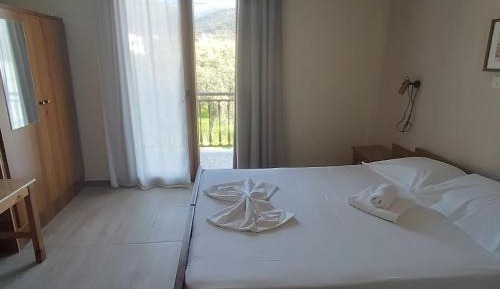 Economy Double Room with Mountain View