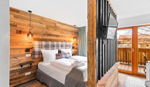 One-Bedroom Deluxe Apartment